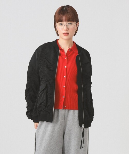 Ray BEAMS（レイビームス）の「シャーリング MA-1 ブルゾン（MA-1・レディース・ブラック/オリーブ/ベージュ・ONE SIZE）」の7枚目の写真