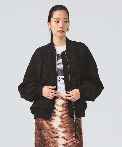 Ray BEAMS（レイビームス）の「シャーリング MA-1 ブルゾン（MA-1・レディース・ブラック/オリーブ/ベージュ・ONE SIZE）」の9枚目の写真