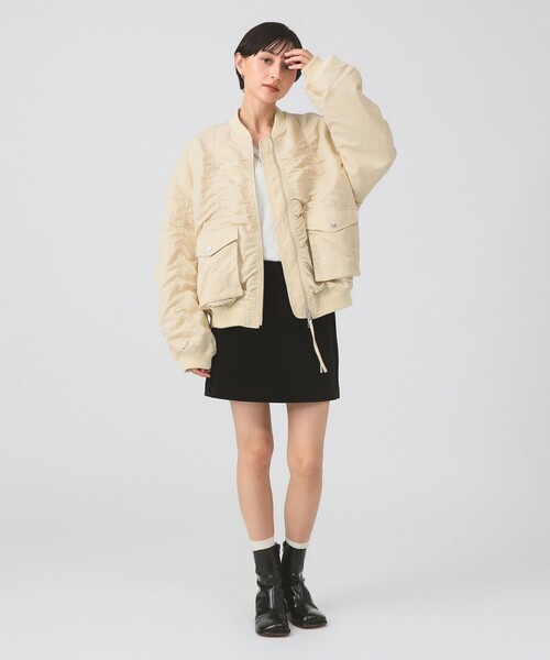 Ray BEAMS（レイビームス）の「シャーリング MA-1 ブルゾン（MA-1・レディース・ブラック/オリーブ/ベージュ・ONE SIZE）」の10枚目の写真