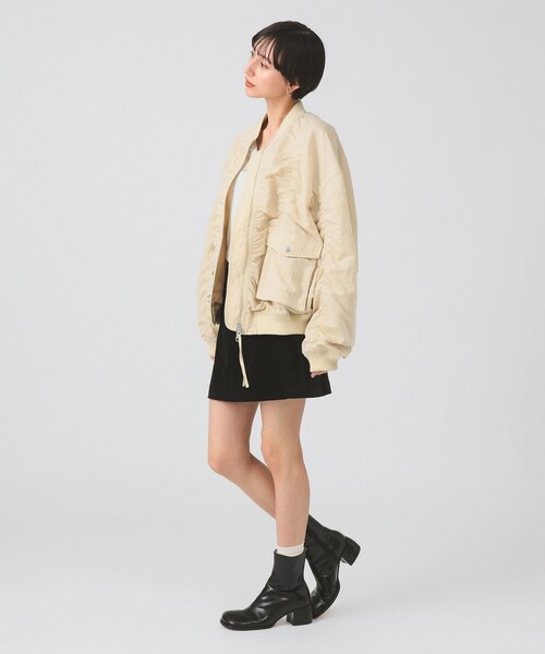 Ray BEAMS（レイビームス）の「シャーリング MA-1 ブルゾン（MA-1・レディース・ブラック/オリーブ/ベージュ・ONE SIZE）」の11枚目の写真