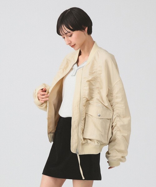 Ray BEAMS（レイビームス）の「シャーリング MA-1 ブルゾン（MA-1・レディース・ブラック/オリーブ/ベージュ・ONE SIZE）」の13枚目の写真