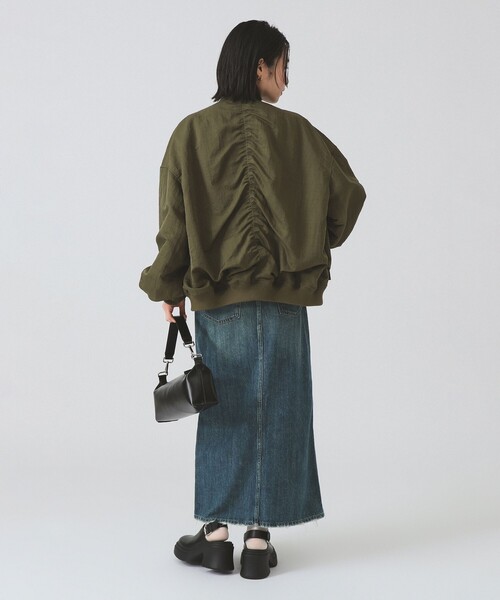 Ray BEAMS（レイビームス）の「シャーリング MA-1 ブルゾン（MA-1・レディース・ブラック/オリーブ/ベージュ・ONE SIZE）」の18枚目の写真