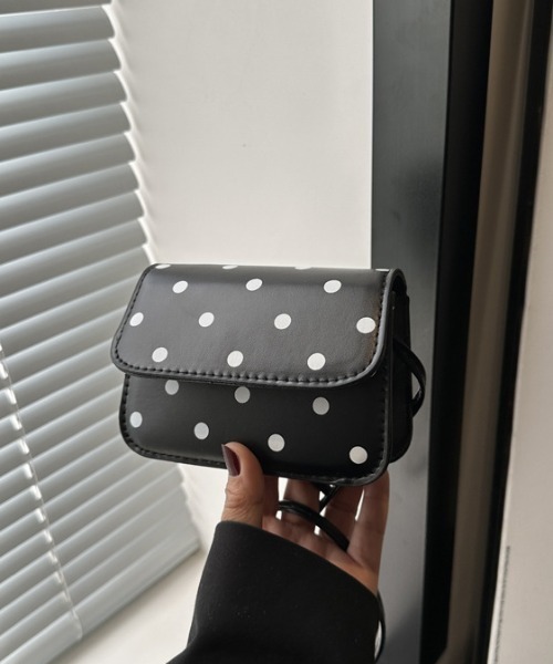 mebole(メボレ)の「ドットミニショルダーバッグ(ショルダーバッグ・レディース・レッド/ホワイト/ブラック・FREE)」の11枚目の写真