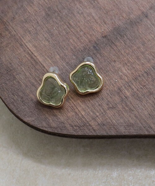 fredy emue(フレディエミュ)の「アメーバクリアピアス(ピアス(両耳用)・レディース・ブルー/ミント/クリア・FREE)」の2枚目の写真