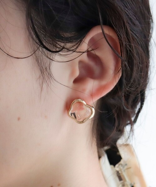 fredy emue(フレディエミュ)の「アメーバクリアピアス(ピアス(両耳用)・レディース・ブルー/ミント/クリア・FREE)」の4枚目の写真