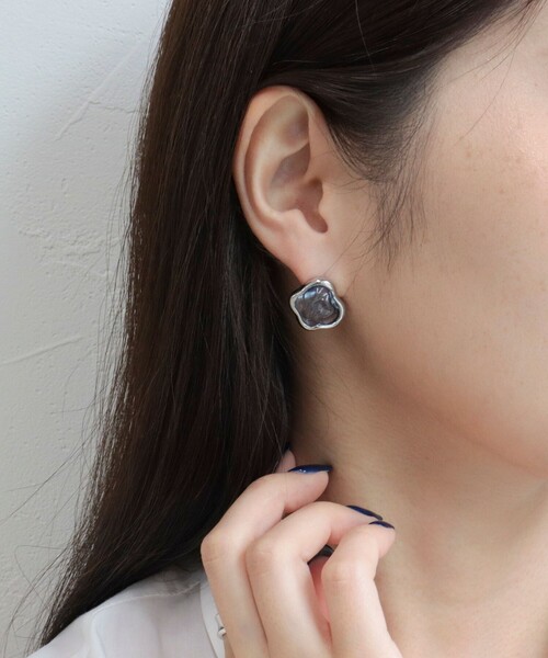 fredy emue(フレディエミュ)の「アメーバクリアピアス(ピアス(両耳用)・レディース・ブルー/ミント/クリア・FREE)」の7枚目の写真