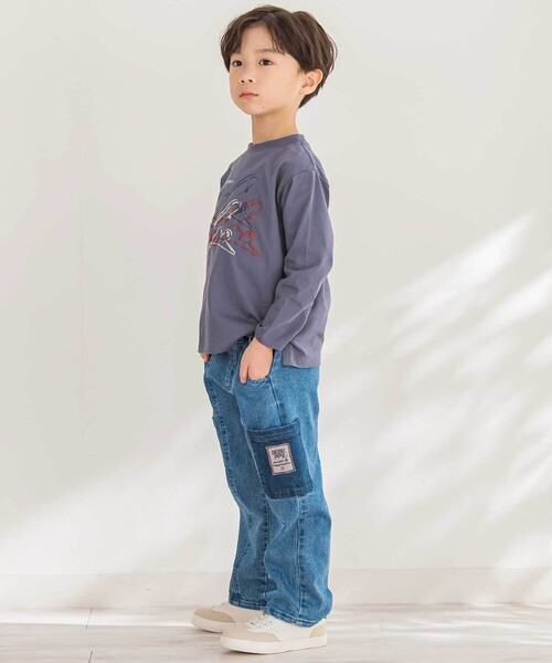 BeBe Petits Pois Vert（ベベプチポワヴェール）の「【店舗限定】ポケットストレッチデニムロングパンツ（デニムパンツ・キッズ・ブラック/ネイビー・160cm/140cm/130cm/120cm/100cm/110cm/150cm）」の8枚目の写真