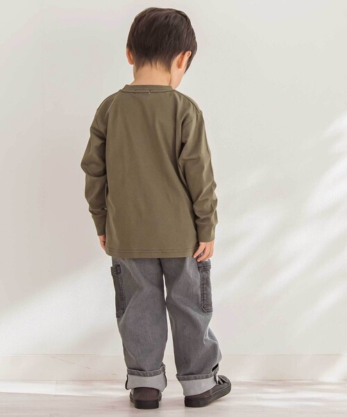 BeBe Petits Pois Vert（ベベプチポワヴェール）の「【店舗限定】ポケットストレッチデニムロングパンツ（デニムパンツ・キッズ・ブラック/ネイビー・160cm/140cm/130cm/120cm/100cm/110cm/150cm）」の5枚目の写真