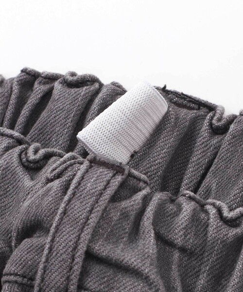 BeBe Petits Pois Vert（ベベプチポワヴェール）の「【店舗限定】ポケットストレッチデニムロングパンツ（デニムパンツ・キッズ・ブラック/ネイビー・160cm/140cm/130cm/120cm/100cm/110cm/150cm）」の6枚目の写真