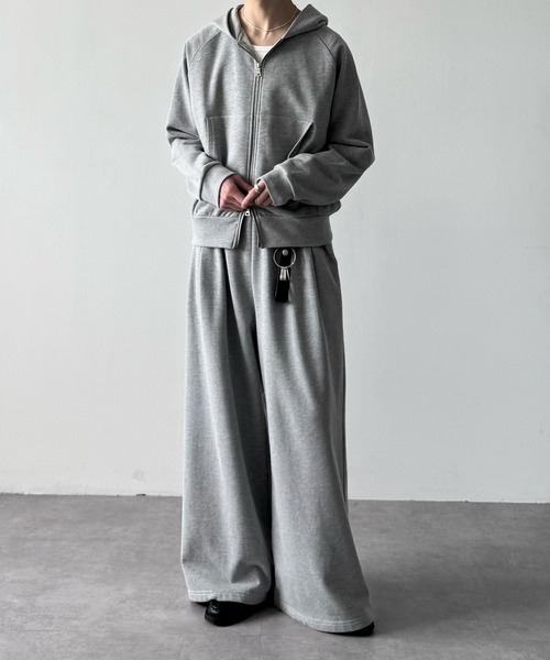 LUENNA(ルエナ)の「【LUENNA】2-Tuck Wide Sweat Pants / 2タックワイドスウェットパンツ(スウェットパンツ・メンズ・グレー/ブラック/チャコールグレー・S/M/L)」の5枚目の写真