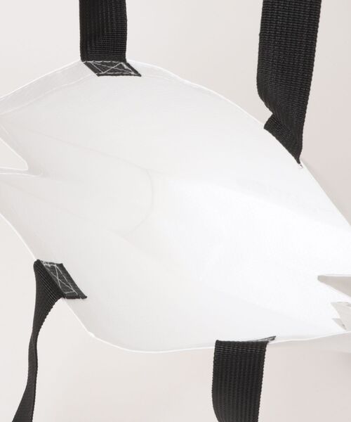 THE NORTH FACE（ザノースフェイス）の「THE NORTH FACE / SHOPPER BAG-S /（エコバッグ/サブバッグ・レディース・ホワイト・SMALL）」の4枚目の写真