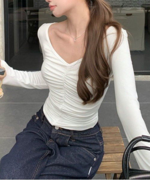 Vipoa（ヴィポア）の「gather slim tops（Tシャツ/カットソー・レディース・ホワイト/グレー・FREE）」の5枚目の写真