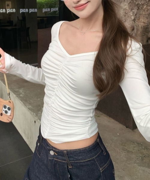 Vipoa（ヴィポア）の「gather slim tops（Tシャツ/カットソー・レディース・ホワイト/グレー・FREE）」の9枚目の写真