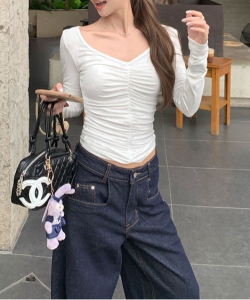 Vipoa（ヴィポア）の「gather slim tops（Tシャツ/カットソー・レディース・ホワイト/グレー・FREE）」の13枚目の写真
