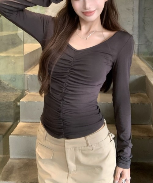Vipoa（ヴィポア）の「gather slim tops（Tシャツ/カットソー・レディース・ホワイト/グレー・FREE）」の17枚目の写真