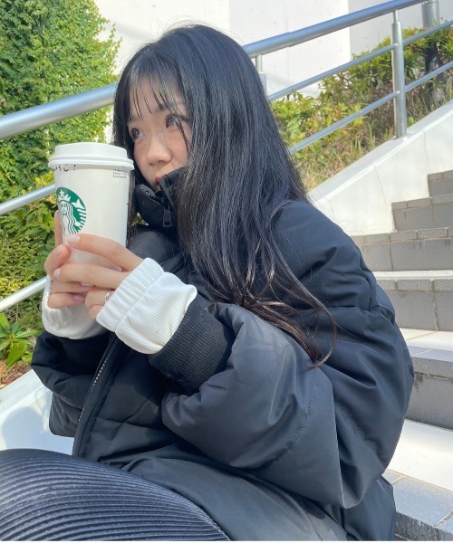 ARCADE（アーケード）の「オーバーサイズ ショート丈 リブ付き ボリューム衿 エコダウンジャケット -ARCADE Limited Line-（ダウンジャケット/コート・レディース・ブラック/グレイッシュベージュ/アイボリー・FREE）」の7枚目の写真