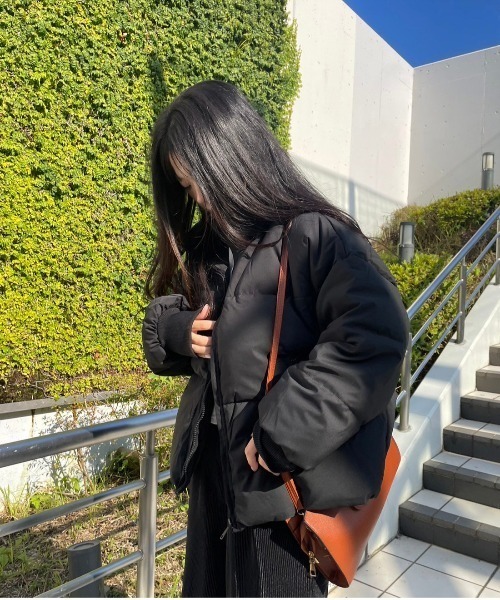 ARCADE（アーケード）の「オーバーサイズ ショート丈 リブ付き ボリューム衿 エコダウンジャケット -ARCADE Limited Line-（ダウンジャケット/コート・レディース・ブラック/グレイッシュベージュ/アイボリー・FREE）」の12枚目の写真