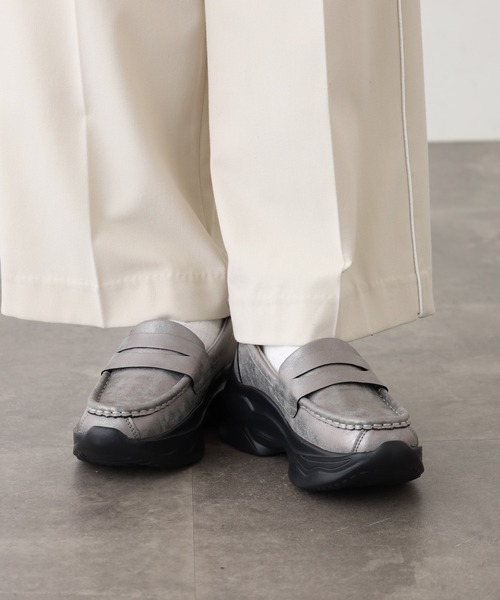 kitson(キットソン)の「Kitson ボリュームソール ローファー スニーカー スリッポン(ローファー・レディース・シルバー/ブラック・24.5cm/24cm/23.5cm/23cm)」の16枚目の写真