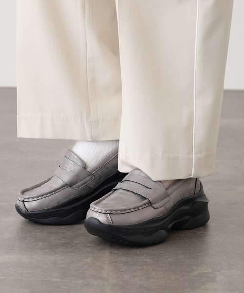 kitson(キットソン)の「Kitson ボリュームソール ローファー スニーカー スリッポン(ローファー・レディース・シルバー/ブラック・24.5cm/24cm/23.5cm/23cm)」の18枚目の写真