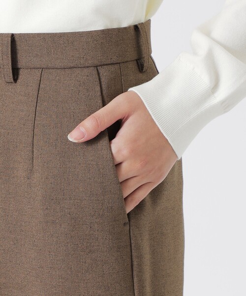 LOVELESS(ラブレス)の「フロントダーツテーパードパンツ(スラックス・レディース・ブラウン系その他3/ブラック・36/34)」の16枚目の写真