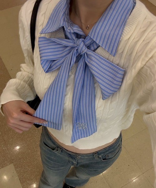 continuer de NICE CLAUP（コンティニューデナイスクラップ）の「リボンタイケーブルニットプルオーバー（ニット/セーター・レディース・トップグレー/ボルドー/ネイビー/アイボリー/ブルー系その他/ホワイト系その他・FREE）」の8枚目の写真