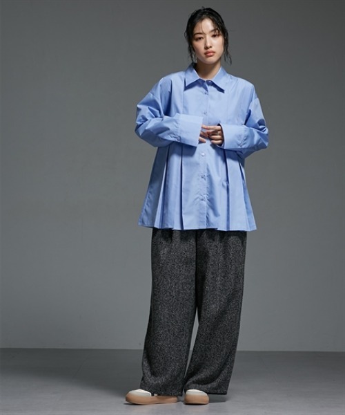 Soiunique（スワユニーク）の「前後プリーツデザイン前ボタン長袖シャツ ［Soiunique］（シャツ/ブラウス・レディース・オフホワイト/ブルー/チャコールグレー・FREE）」の5枚目の写真