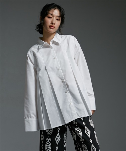 Soiunique（スワユニーク）の「前後プリーツデザイン前ボタン長袖シャツ ［Soiunique］（シャツ/ブラウス・レディース・オフホワイト/ブルー/チャコールグレー・FREE）」の8枚目の写真
