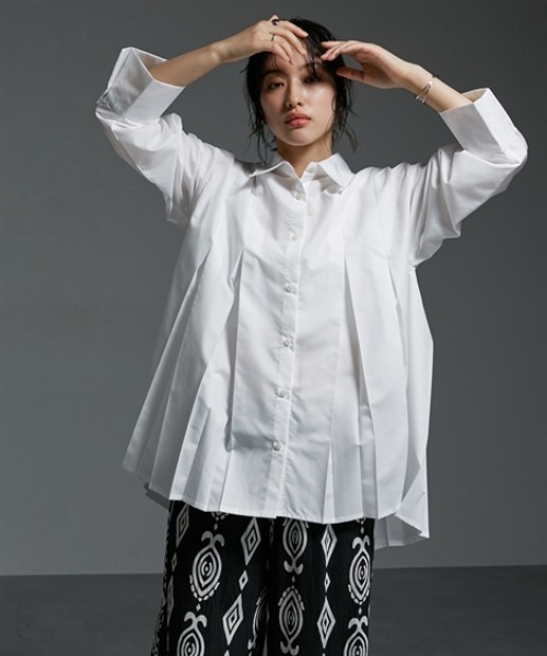 Soiunique（スワユニーク）の「前後プリーツデザイン前ボタン長袖シャツ ［Soiunique］（シャツ/ブラウス・レディース・オフホワイト/ブルー/チャコールグレー・FREE）」の13枚目の写真
