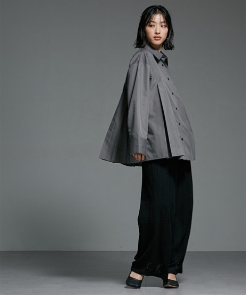 Soiunique（スワユニーク）の「前後プリーツデザイン前ボタン長袖シャツ ［Soiunique］（シャツ/ブラウス・レディース・オフホワイト/ブルー/チャコールグレー・FREE）」の15枚目の写真