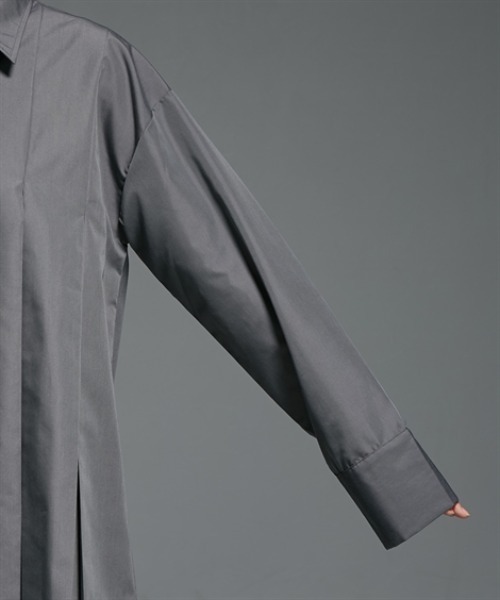 Soiunique（スワユニーク）の「前後プリーツデザイン前ボタン長袖シャツ ［Soiunique］（シャツ/ブラウス・レディース・オフホワイト/ブルー/チャコールグレー・FREE）」の22枚目の写真