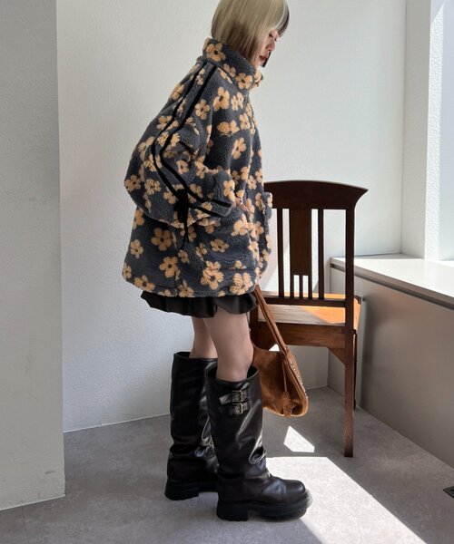 w closet(ダブルクローゼット)の「花柄ボアラインブルゾン(ブルゾン・レディース・ベージュ/グレー/アイボリー・FREE)」の18枚目の写真