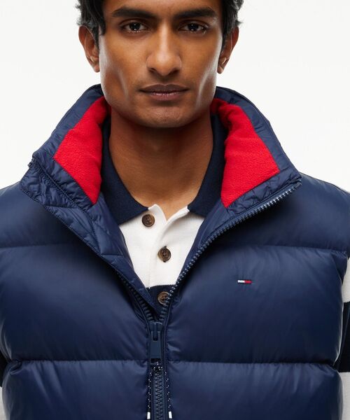 tommy jeans(トミー ジーンズ)の「エッセンシャルダウンベスト(ダウンベスト・メンズ・グリーン/ブラック/ネイビー・MEDIUM/X-LARGE/SMALL/LARGE)」の13枚目の写真