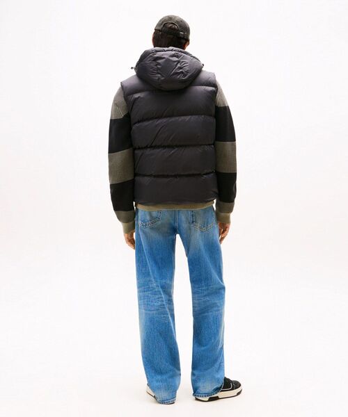 tommy jeans(トミー ジーンズ)の「エッセンシャルダウンベスト(ダウンベスト・メンズ・グリーン/ブラック/ネイビー・MEDIUM/X-LARGE/SMALL/LARGE)」の5枚目の写真