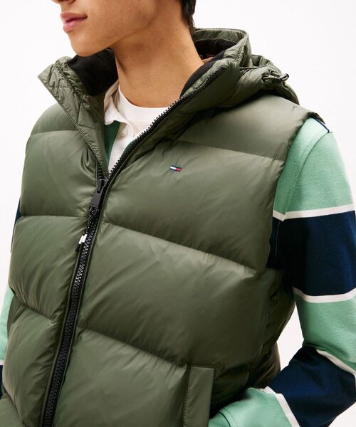 tommy jeans(トミー ジーンズ)の「エッセンシャルダウンベスト(ダウンベスト・メンズ・グリーン/ブラック/ネイビー・MEDIUM/X-LARGE/SMALL/LARGE)」の7枚目の写真