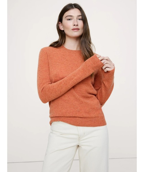 Banana Republic（バナナリパブリック）の「ライトウェイト カシミヤ クルーネックセーター（ニット/セーター・レディース・アイボリー/ブラック/ライトグレー/ブルー/ベージュ/レッド系その他/オレンジ/クリーム・S/L/XS/M）」の8枚目の写真