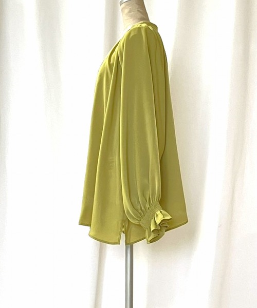 Q（キュー）の「ライトピーチギャザーシャーリングブラウス（シャツ/ブラウス・レディース・マスタード/ダークグレー・MEDIUM）」の20枚目の写真