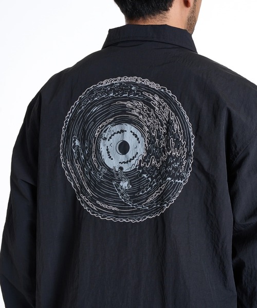 BILLABONG(ビラボン)の「BILLABONG メンズ WAVE MANDALA ジャケット 【2025年秋冬モデル】 @autumn /ビラボンバックプリントコーチジャケット(ブルゾン・メンズ・ブラック・LARGE/X-LARGE/MEDIUM)」の7枚目の写真