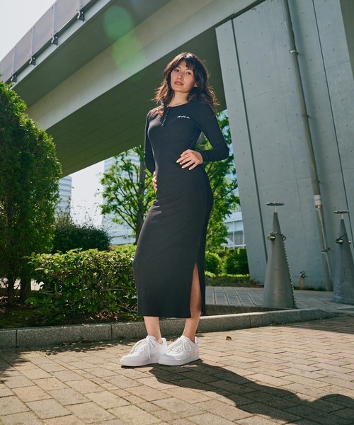 RVCA（ルーカ）の「RVCA レディース HENRY NECK SLIM DRESS ワンピース 【2025年秋冬モデル】 @autumn/ルーカヘンリーネックスリムワンピース（ワンピース・レディース・ブラック/マルチ/グレー系その他・MEDIUM/LARGE/SMALL）」の2枚目の写真