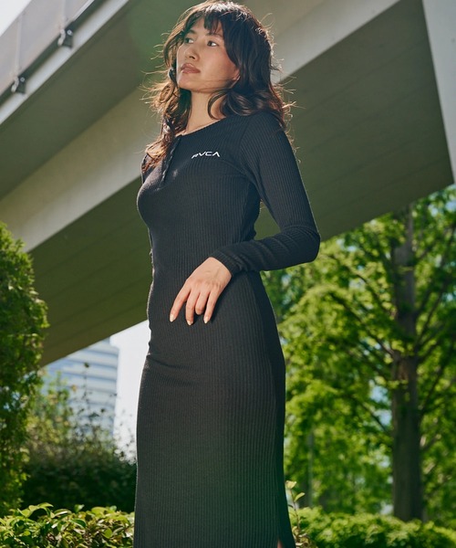 RVCA（ルーカ）の「RVCA レディース HENRY NECK SLIM DRESS ワンピース 【2025年秋冬モデル】 @autumn/ルーカヘンリーネックスリムワンピース（ワンピース・レディース・ブラック/マルチ/グレー系その他・MEDIUM/LARGE/SMALL）」の7枚目の写真