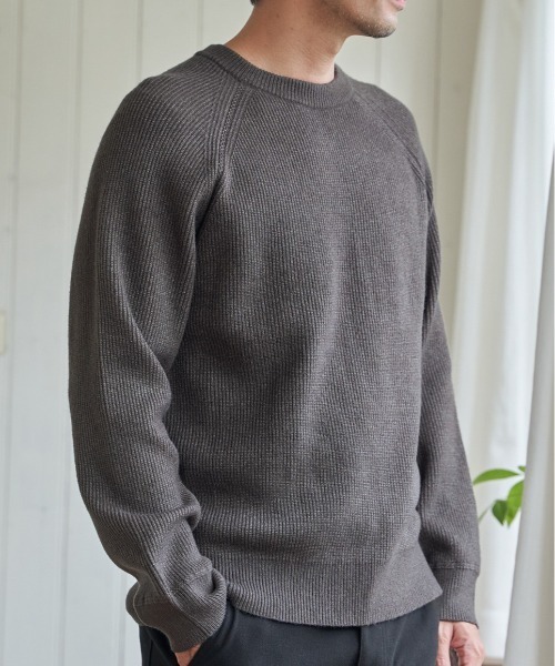 ikka(イッカ)の「【洗濯機で洗える】ウォッシャブル畦クルーネックニット(ニット/セーター・メンズ・ベージュ/チャコール/ネイビー/カーキ・M/L/XL/S)」の2枚目の写真