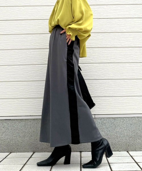 Q(キュー)の「ソフトダンボールドッキングスカート(スカート・レディース・チャコールグレー/ブラック・MEDIUM)」の2枚目の写真