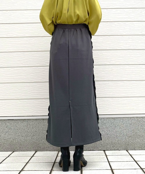Q(キュー)の「ソフトダンボールドッキングスカート(スカート・レディース・チャコールグレー/ブラック・MEDIUM)」の8枚目の写真