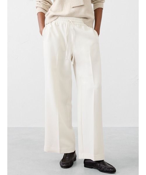 BANANA REPUBLIC FACTORY STORE(バナナリパブリック ファクトリーストア)の「BANANA REPUBLIC FACTORY STORE ストレート ミッドライズ プルオンパンツ(その他パンツ・レディース・ブラウン/ネイビー/ブラック/アイボリー・S/M/L/XS)」の2枚目の写真