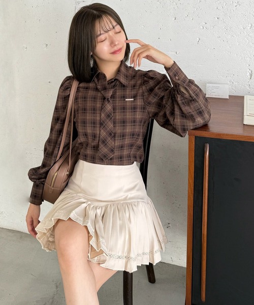 ROYAL PARTY（ロイヤルパーティー）の「ネクタイ付チェックシャツ（シャツ/ブラウス・レディース・ネイビー/カーキ/ブラウン・FREE）」の2枚目の写真