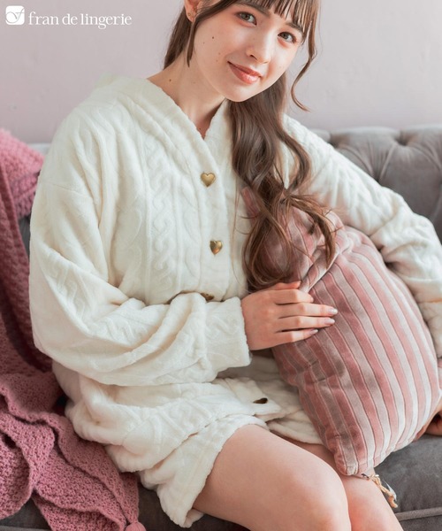 fran de lingerie（フランデランジェリー）の「もこもこ ルームウェア ショートパンツ レディース 冬 あったか パジャマ モコモコ 着る毛布「メモリーフリース」（ルームウェア/パジャマ・レディース・オフホワイト/ワイン系/ネイビー/ブラウン系その他・M-L）」の2枚目の写真