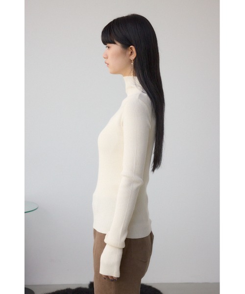 AZUL by moussy（アズールバイマウジー）の「サムホールリブニットトップス（ニット/セーター・レディース・杢グレー/アイボリー/ブラック/グリーン/レッド・FREE）」の11枚目の写真