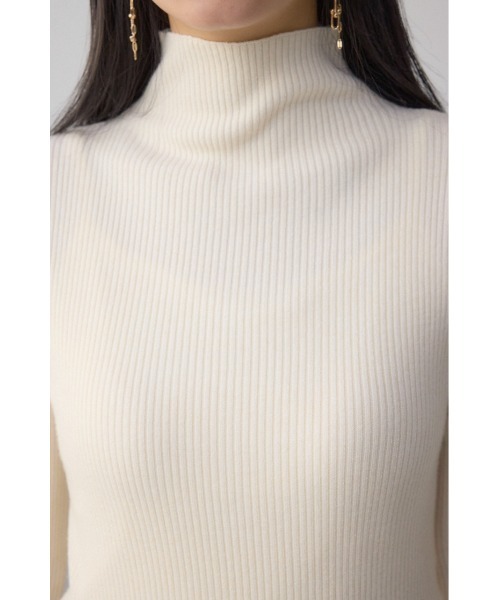 AZUL by moussy（アズールバイマウジー）の「サムホールリブニットトップス（ニット/セーター・レディース・杢グレー/アイボリー/ブラック/グリーン/レッド・FREE）」の13枚目の写真