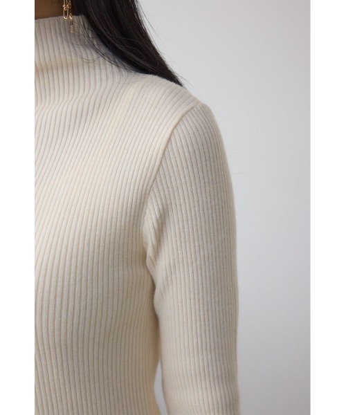 AZUL by moussy（アズールバイマウジー）の「サムホールリブニットトップス（ニット/セーター・レディース・杢グレー/アイボリー/ブラック/グリーン/レッド・FREE）」の14枚目の写真