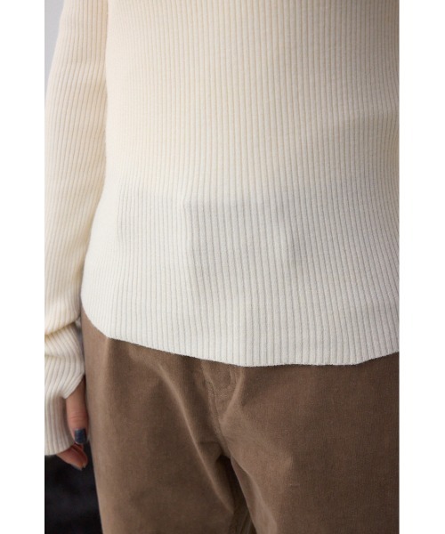 AZUL by moussy（アズールバイマウジー）の「サムホールリブニットトップス（ニット/セーター・レディース・杢グレー/アイボリー/ブラック/グリーン/レッド・FREE）」の15枚目の写真