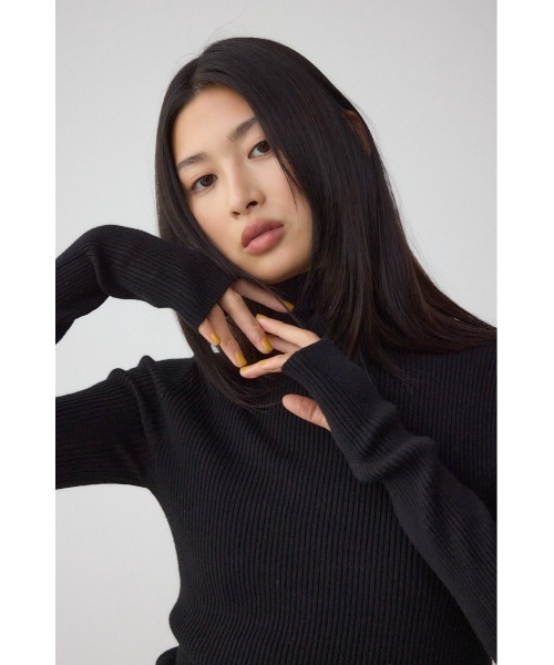 AZUL by moussy（アズールバイマウジー）の「サムホールリブニットトップス（ニット/セーター・レディース・杢グレー/アイボリー/ブラック/グリーン/レッド・FREE）」の18枚目の写真